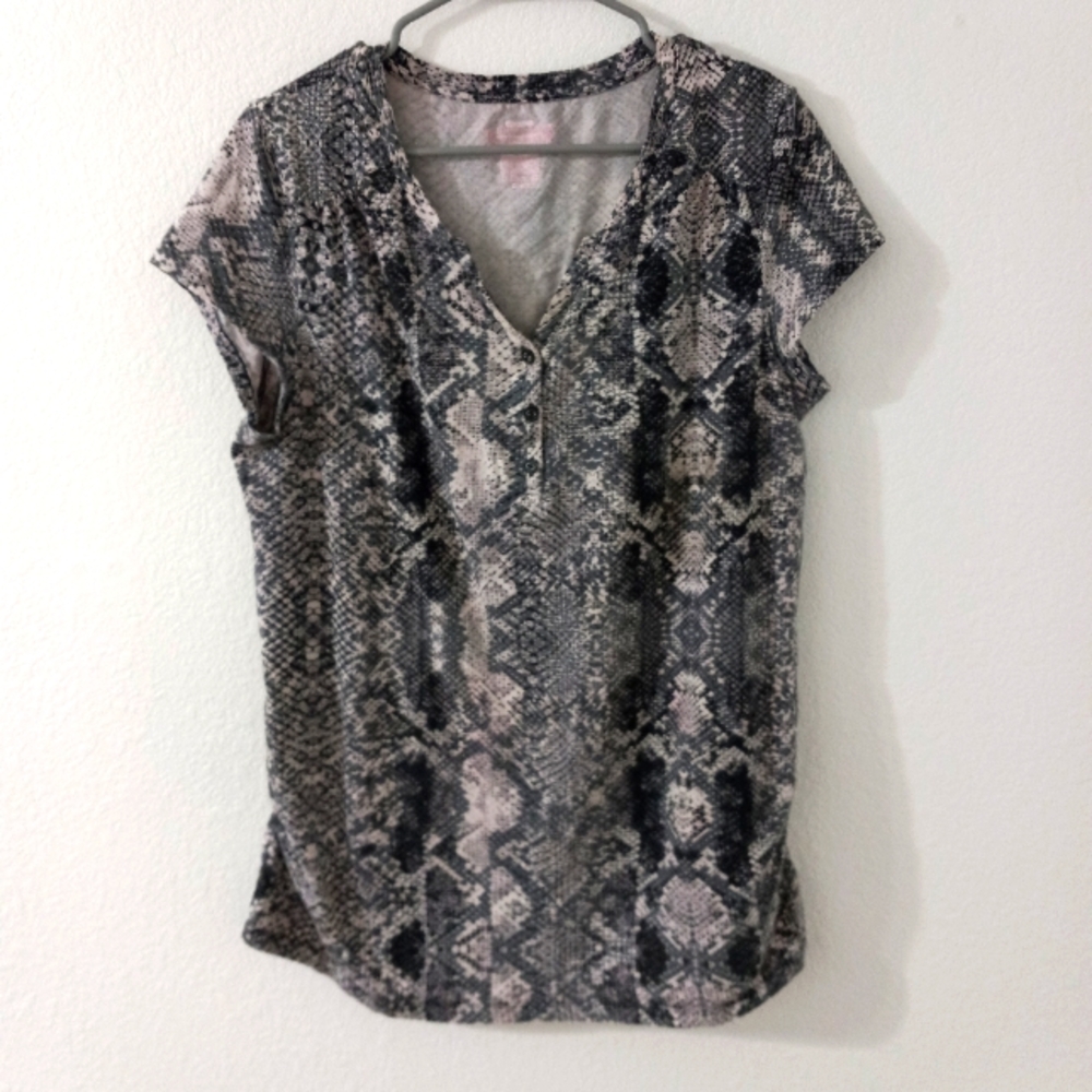 Great Expectations XL Snake Pattern Maternity Top in  Black Gray